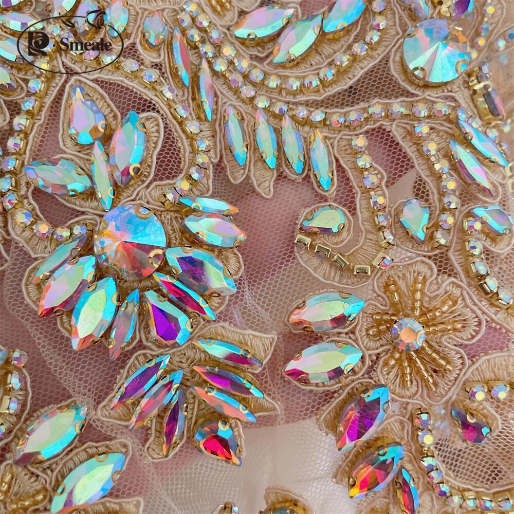 Handgenähter AB-Glasbohrkragen in Hautfarbe. Funkelnder Strasskragen mit Blumen, Schal, Schultern, Hochzeitskleid, DIY-Patch RS4852 – Detail 4