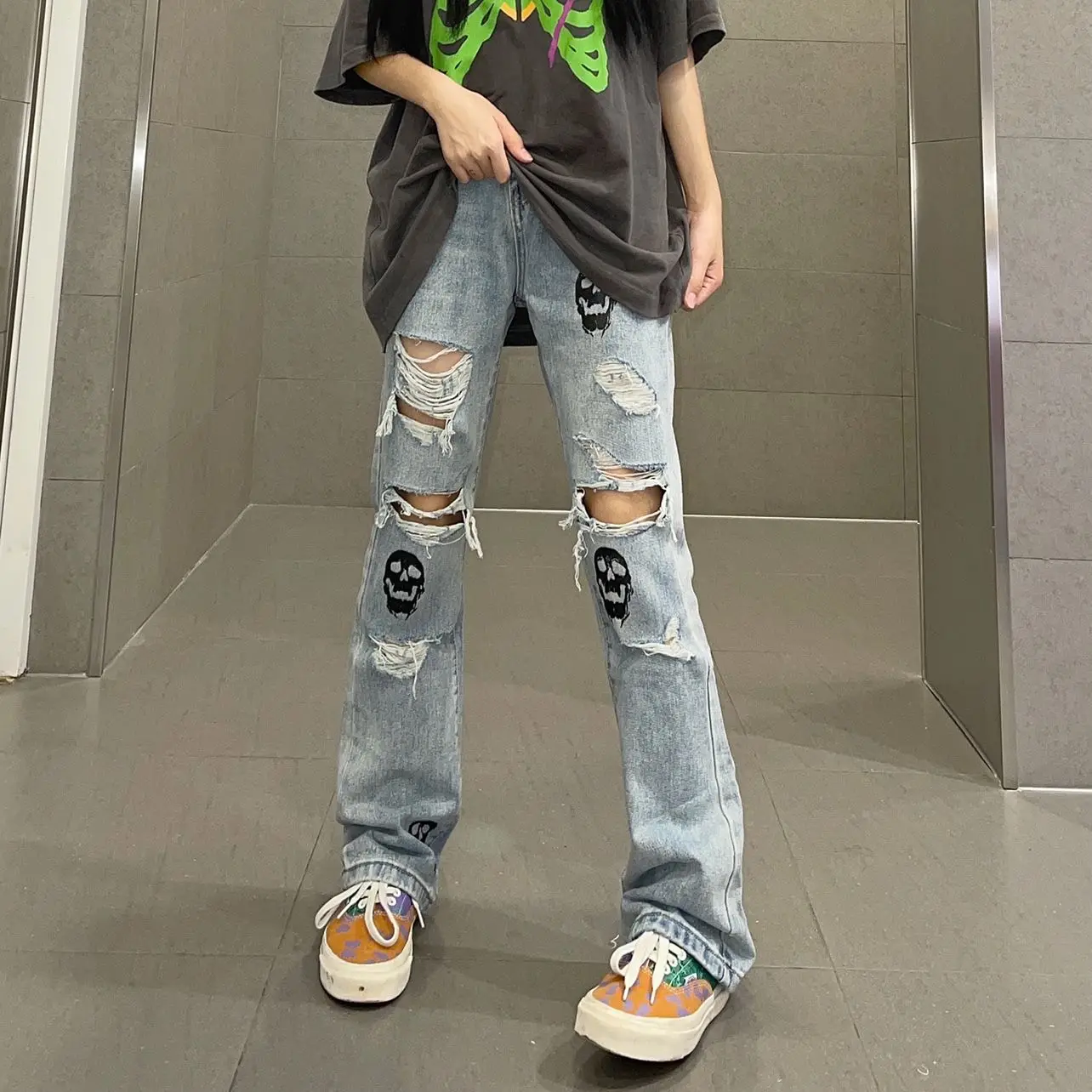 New High Street Washed Skull Hole Made Old Jeans Loose Micro Horn Men and Women Casual Style ripped jeans for women black jeans
