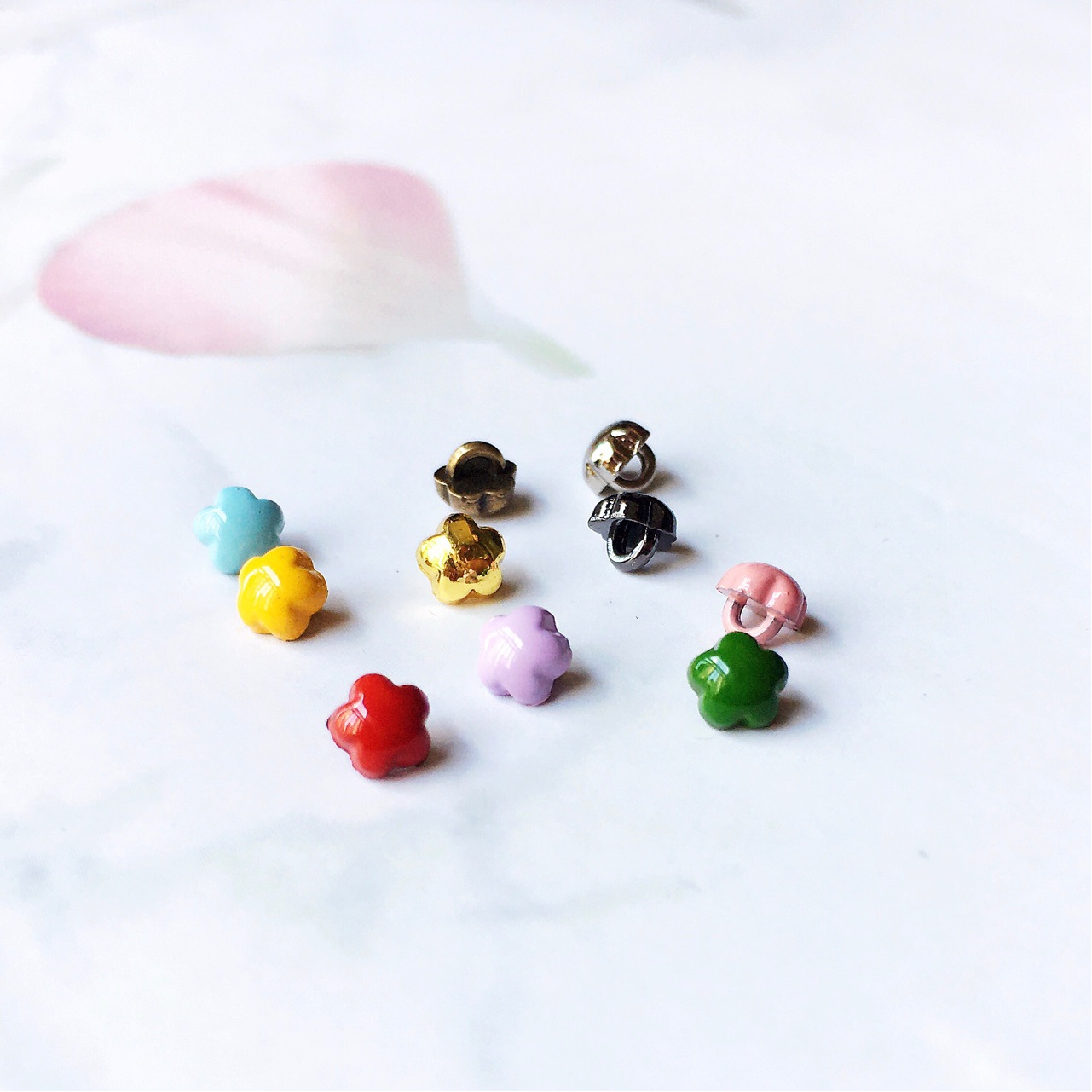 Description Picture 5 of item20Pcs 4mm Mini Buttons For DIY Handmade Doll Clothes Doll Leather Belt Buckle for 1/12 1/6 Doll DIY Sewing