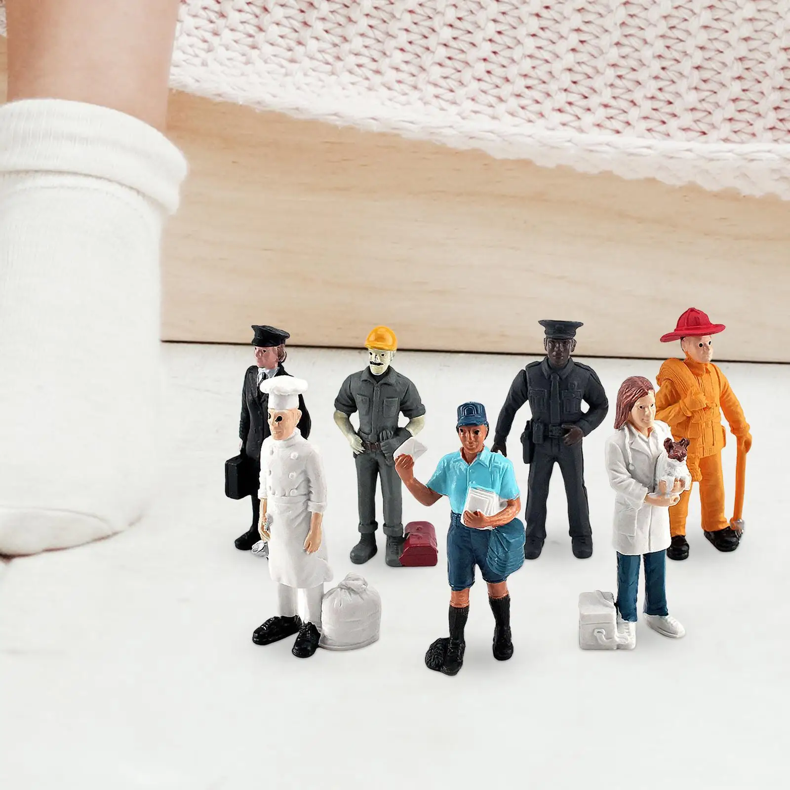 Pack of 7  People Model Figurines Baker Veterinary Toy  Scenery