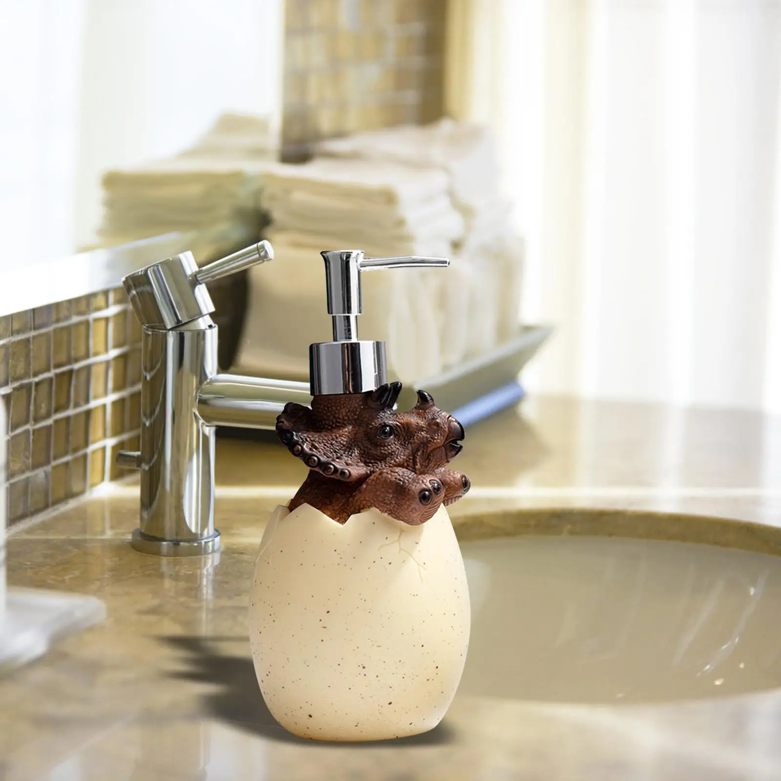Cute Animal Soap Dispenser, 560ml Bath Accessory Refillable for Bathroom Decoration