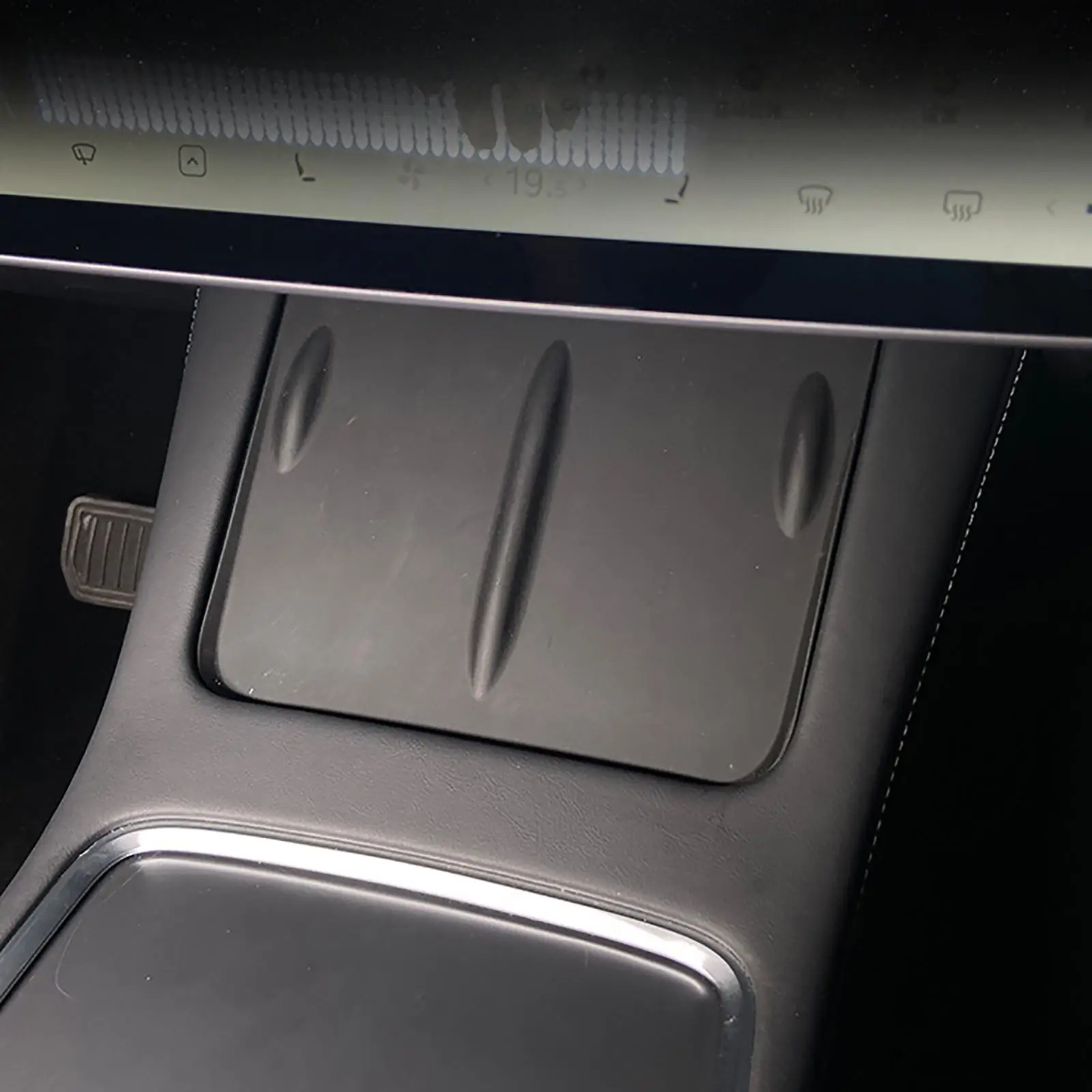 Silicone Pad Wireless Charging Pad Anti-Skid Trim for Tesla Model 3Y