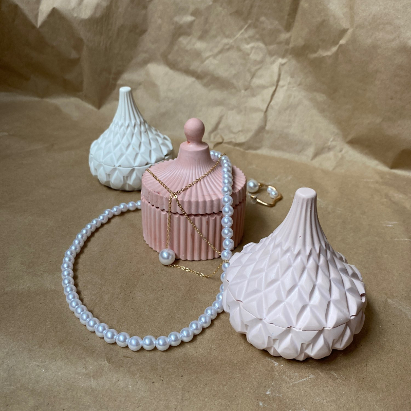 Description Picture 2 of itemJewelry Box Mold Gypsum Form Aroma Cup Epoxy Resin Mold Mongolia Cup Gypsum Form for Candles Cup Mold Silicone Mould for Cement