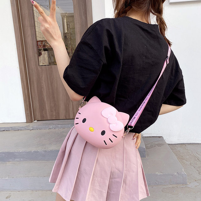 Sparkly Hello Kitty messenger bag! 🎀, super cute 