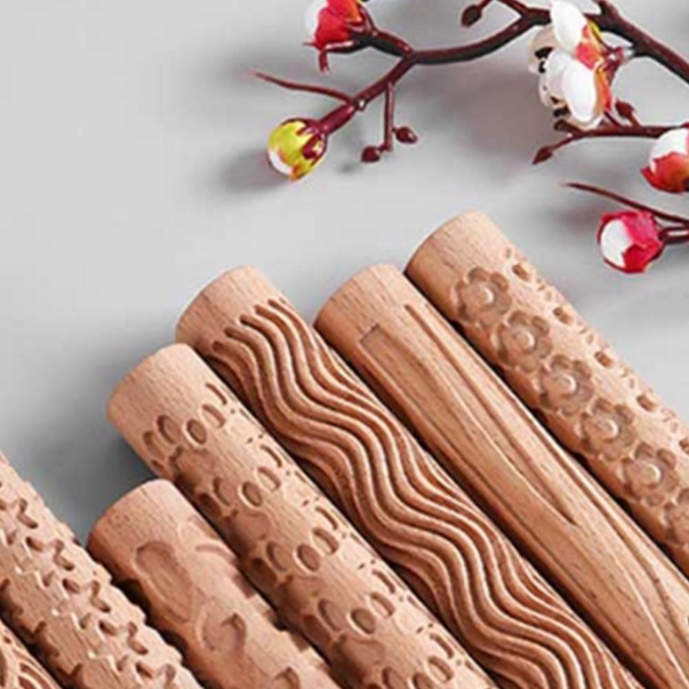Description Picture 4 of itemFood Grade Durable Fine Workmanship Christmas Themed Pattern Engraved Wooden Rolling Pin Pastry Roller for Household